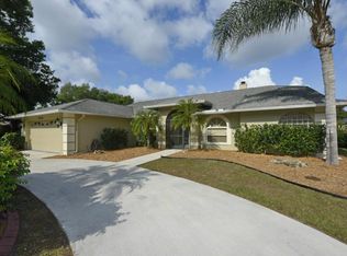 4536 Topaz Ct, Sarasota, FL 34233