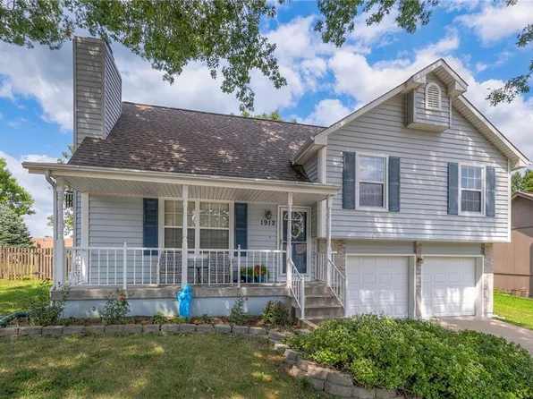 1912 SE 6th Ter, Lees Summit, MO 64063
