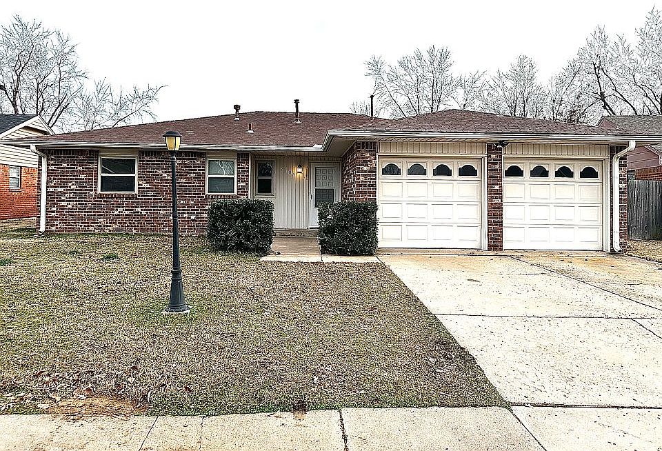 1st image of 2109 Canary Dr