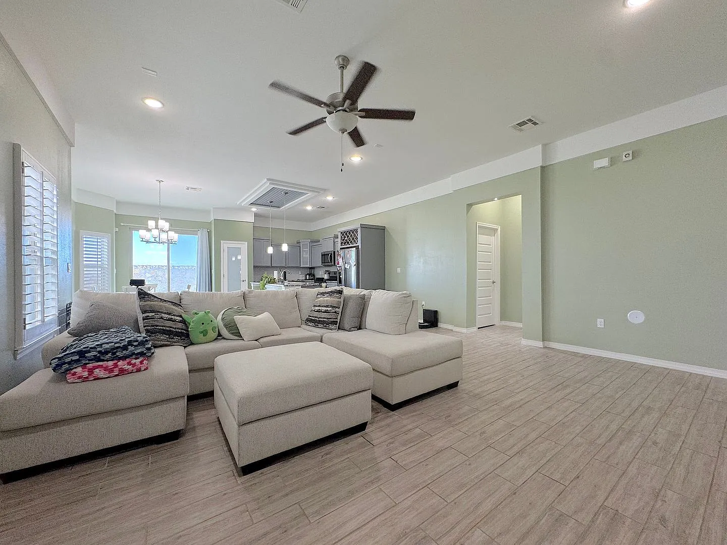 East El Paso 3bed/2Bath Refrig A/C — Photo 4