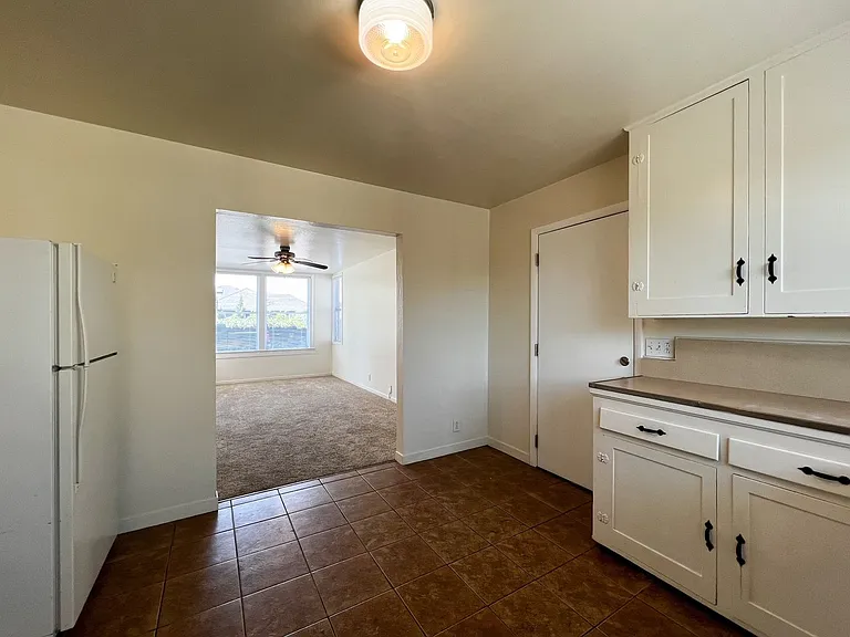 805 California Blvd — Photo 22