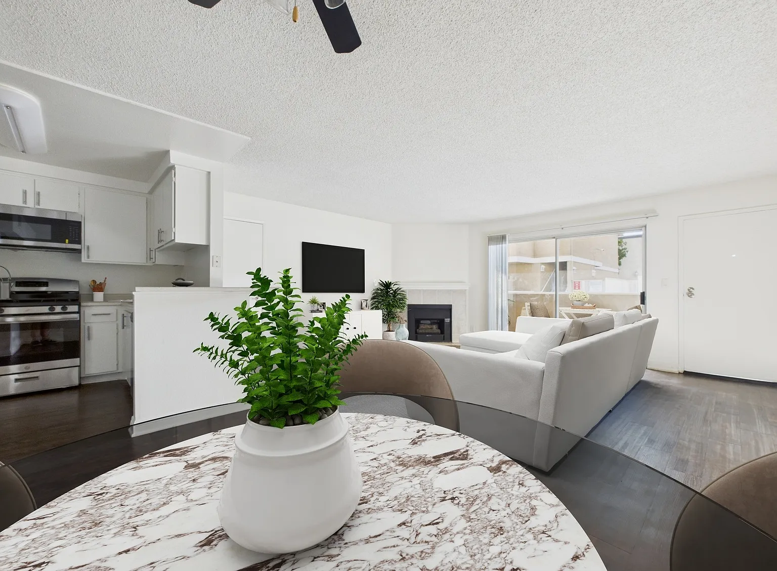 The Woodside Apartments — Photo 2