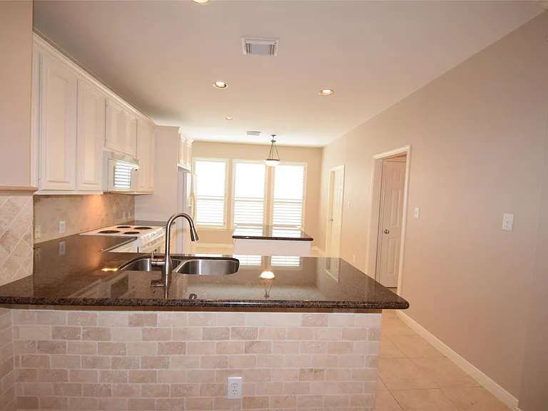 722 Memorial Heights Dr — Photo 10