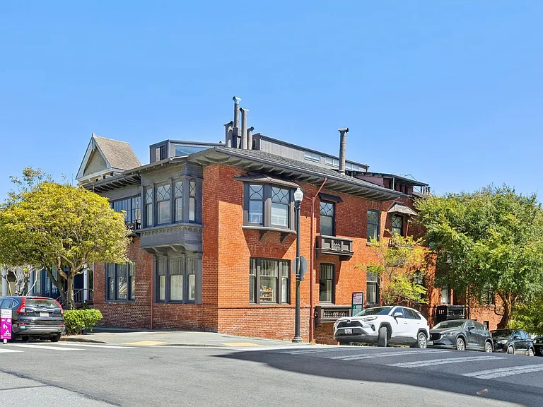 304 Walnut St — Photo 2