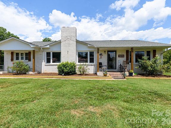 2nd image of 418 Powell Cir NE