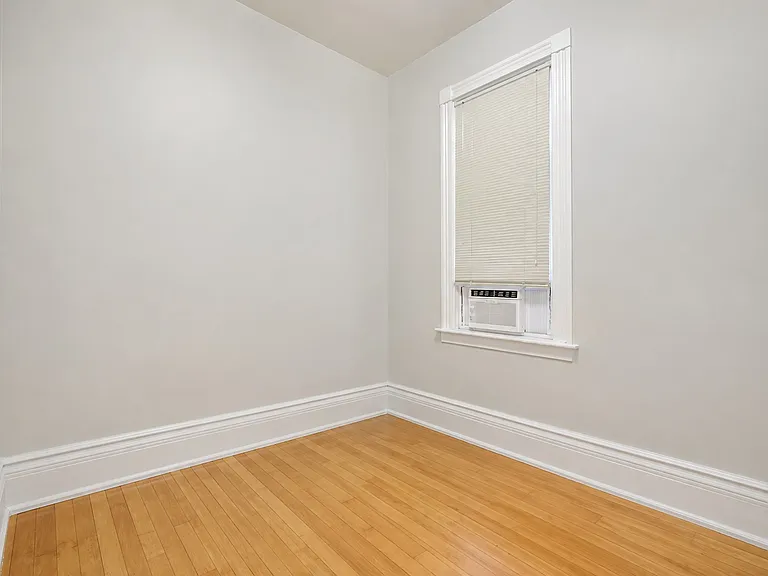 1217 W George St #1F — Photo 16