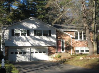 165 Fensview Dr, Westwood, MA 02090