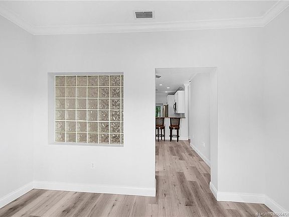 4th image of 1005 SW All American Blvd