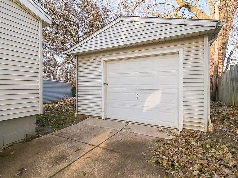 4730 Blythin Rd — Photo 10