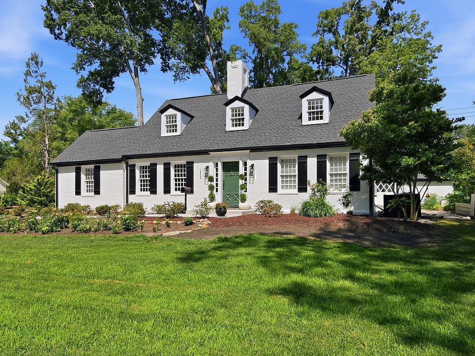1st image of 1632 University Dr