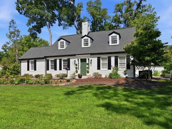 1632 University Dr, Durham, NC 27707