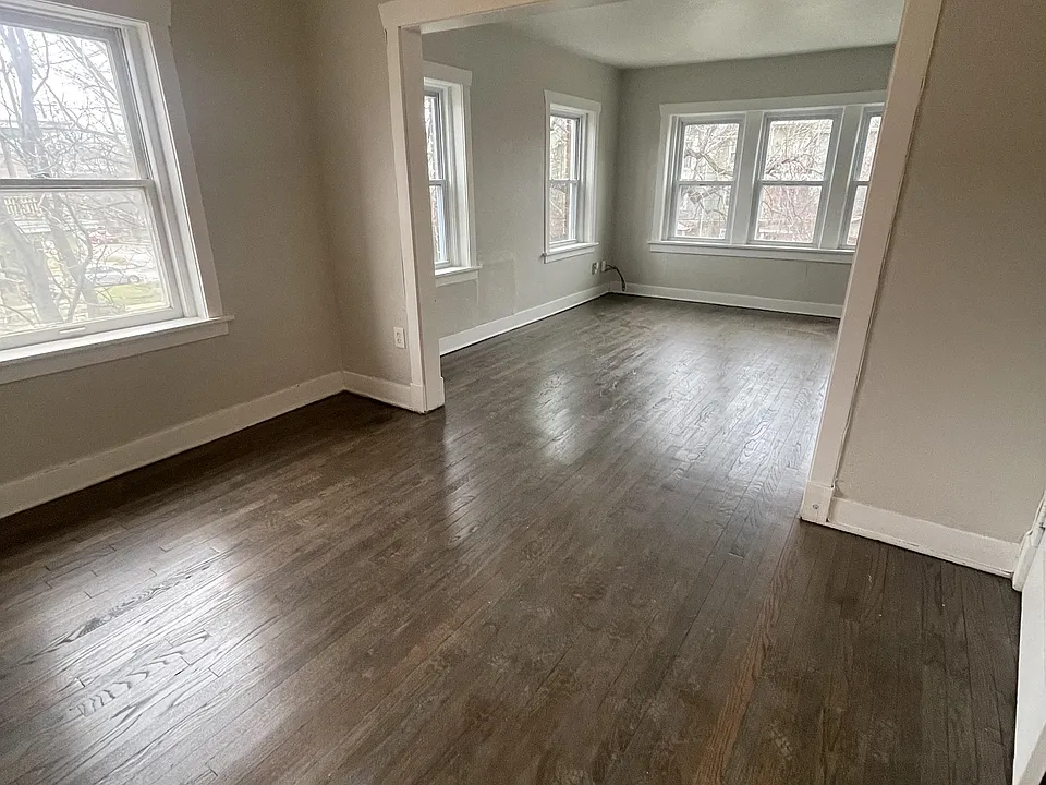 206-208 W 34th St