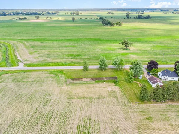 S Carter Rd, Auburn, MI 48611