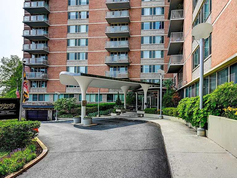 1 E University Pkwy #307 — Photo 9
