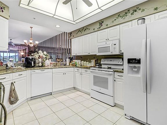 3rd image of 26961 Clarkston DR #9101