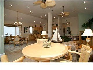 4th image of 1842 Sunset Dr