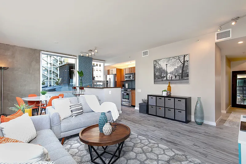 2 bed, 2.0 bath, $7,125 — Photo 3