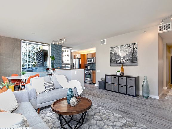 3rd image of 321 10th Ave Unit 302