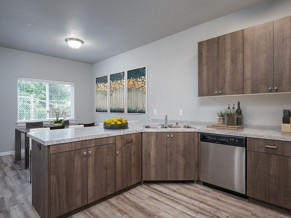 Wingate Square & East Wingate | Kitchen