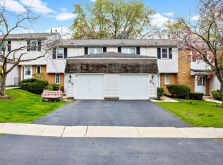 211 Monroe Rd, Bolingbrook, IL 60440