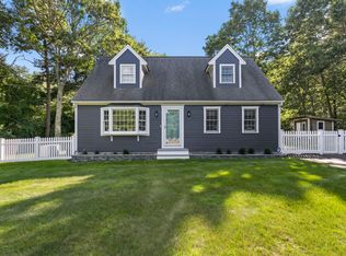 73 Church Ln, Bourne, MA 02532