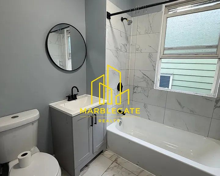 100 Smith St #22 — Photo 2