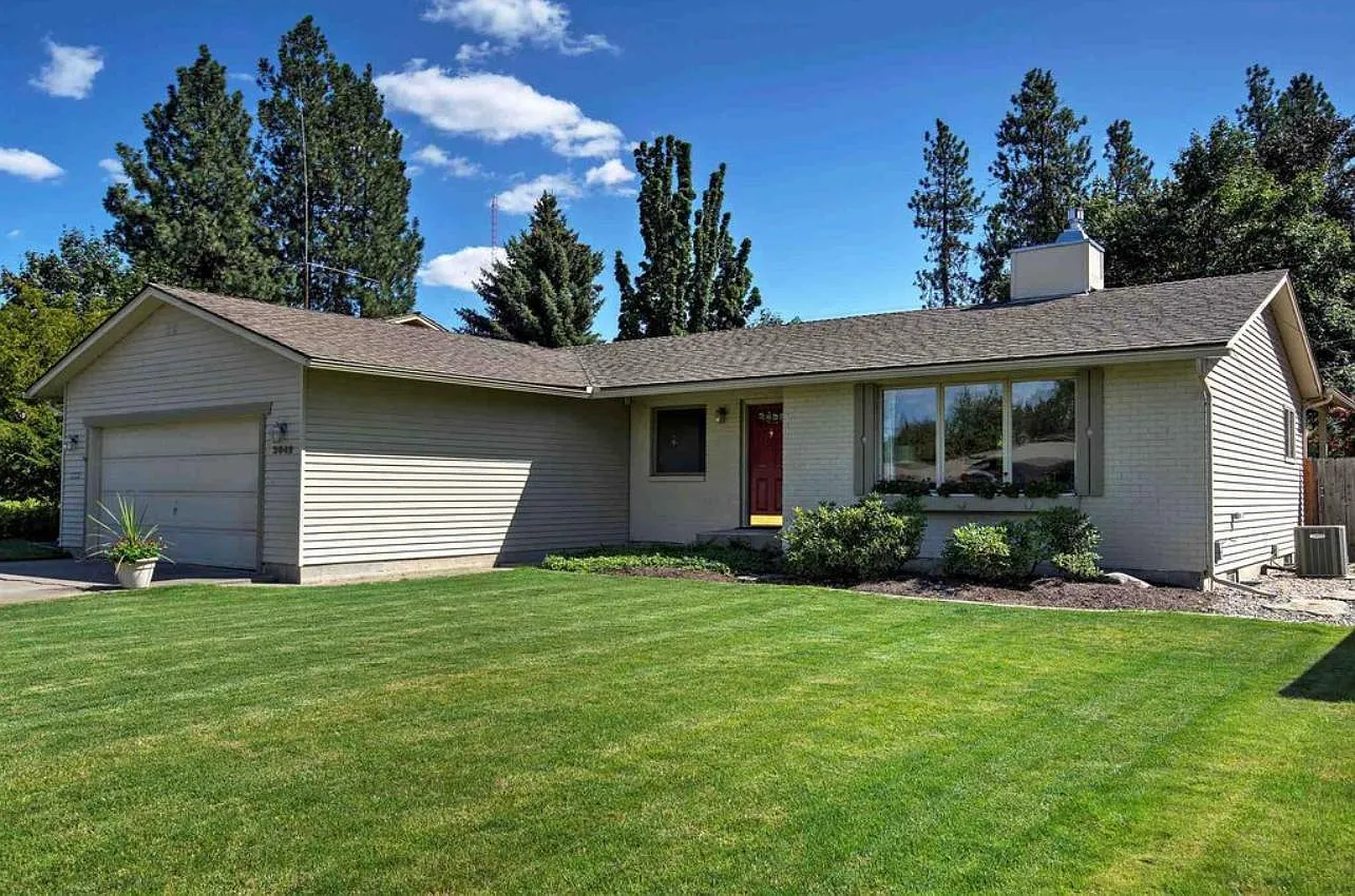 4 bed, 2744 sqft, $2,800 — Photo 1