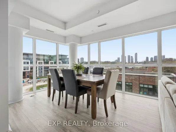 25 Neighbourhood Ln #404, Toronto, ON M8Y 0C4