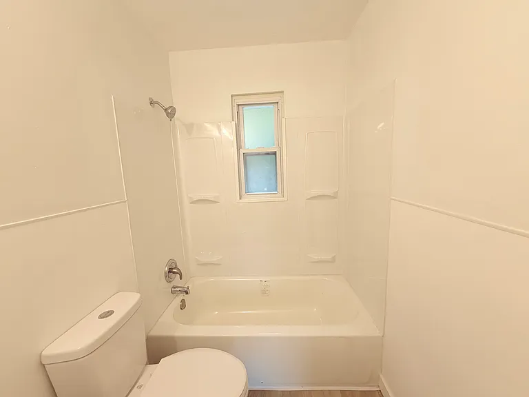 1747 Grand Ave — Photo 7