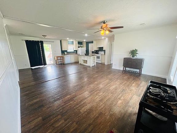 3rd image of 283 Deerfield Rd