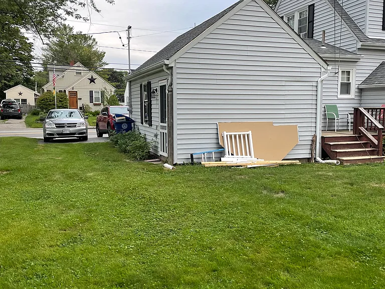 359 Bridge St — Photo 2