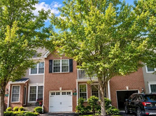 35 Ironwood Ct, Middletown, NJ 07748