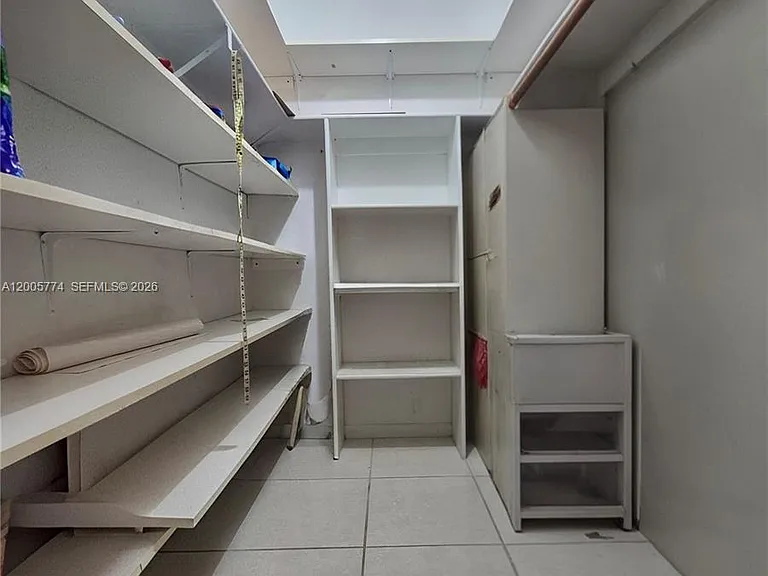 415 NE 2nd St #202 — Photo 25