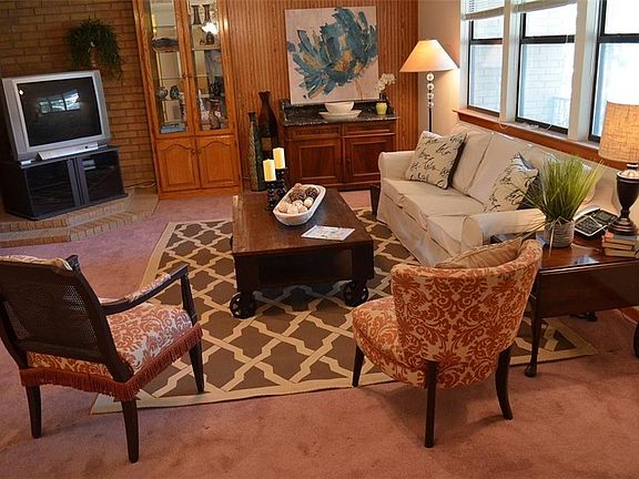 4th image of 119 Quail Lake Dr W