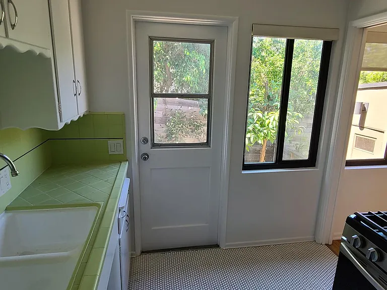 2132 1/2 Griffith Park Blvd — Photo 11