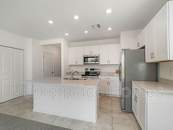 5th image of 7169 Greenwood Ave #55