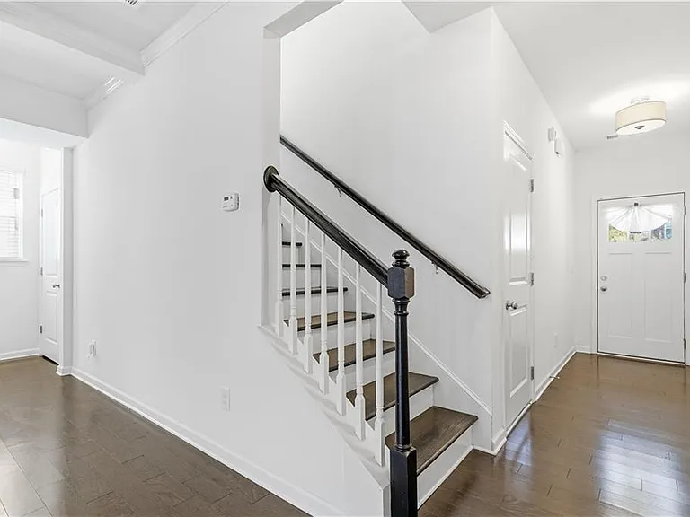 2730 Kemp Ct — Photo 6