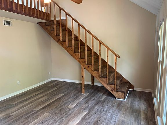 2nd image of 3223 Idlewild Dr #2