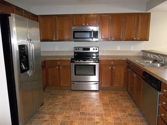 2nd image of 3414 Hewitt St