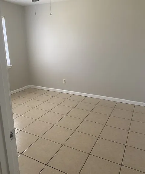 Bowmanor Garden Apartments — Photo 16