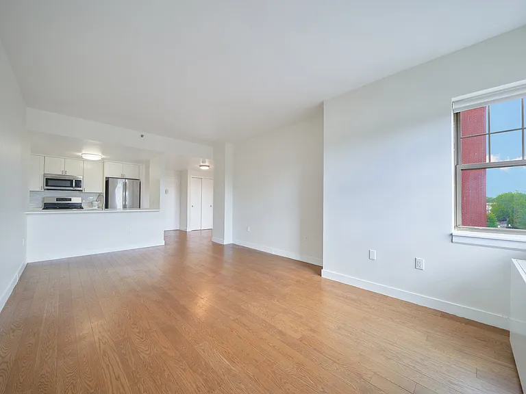 75-25 153rd St #508 — Photo 3