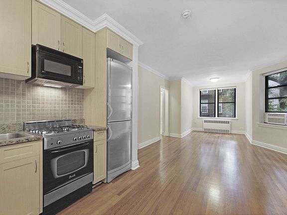 4th image of 108 W 15th St APT 3L