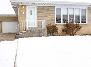 8520 W Carmen Ave, Chicago, IL 60656