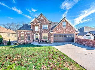 1406 NE Bluff Spring Ave, Bentonville, AR 72712