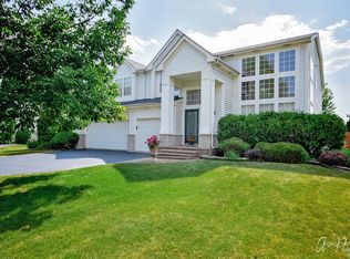1180 Kasting Ln, Mundelein, IL