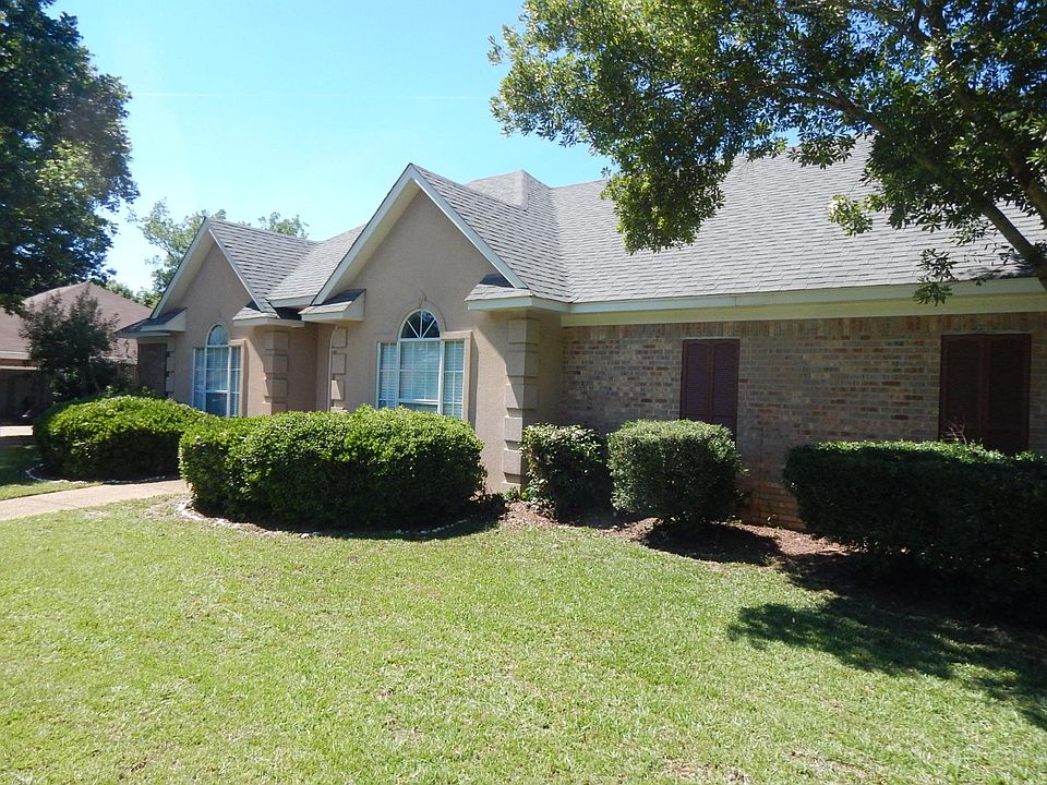 1st image of 125 Woodland Dr