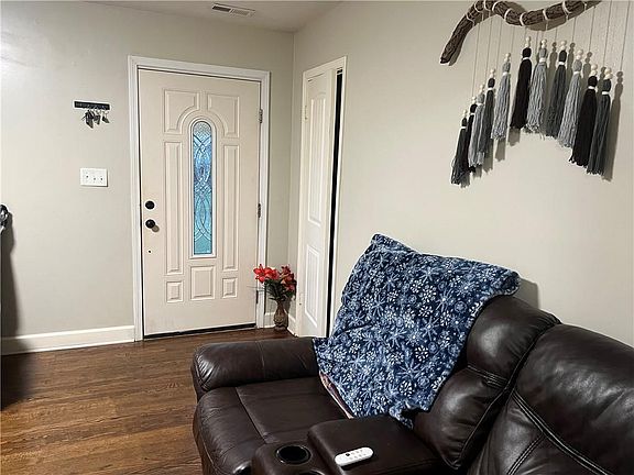 4th image of 4111 Troup Ave