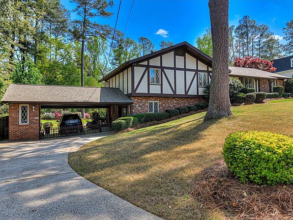 2nd image of 2714 Wellington Drive