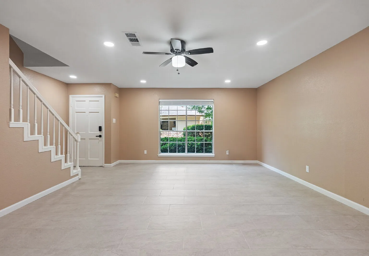 3 bed, 2.5 bath, 1600 sqft, $1,950 — Photo 4