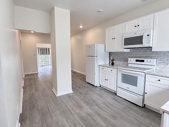 4th image of 2977 Chalmers St